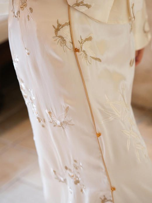 盛唐牡丹 |重缎真丝梅竹蝶手推绣半裙 商品图2