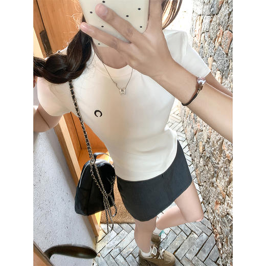 <曾小咸推荐>2色修身短袖T恤 日常89.99/件 立减40 秒杀49.99/件！！ 商品图2