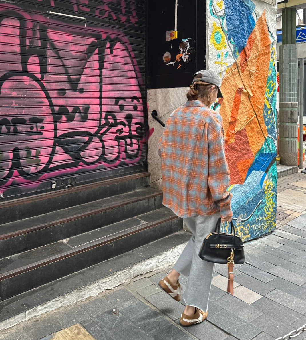 老米优品🎈 3-5天！小个子菇凉本菜！《松弛感毛边九分休闲裤》带一点点微喇的直筒版型，修腿神器！！K250312A  下架