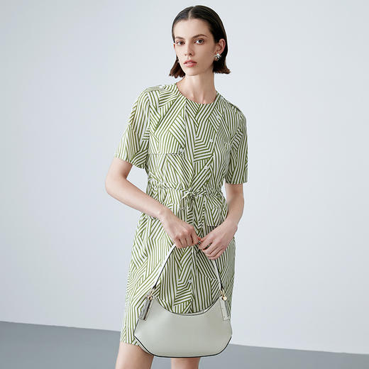 EITIE爱特爱夏季新款时尚圆领系带显瘦印花连衣裙7807512 商品图3