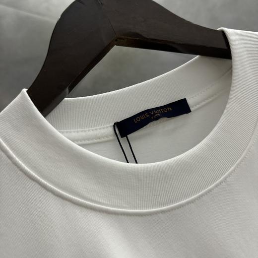 点此购买 LV路易威登春夏季男女款logo刺绣跳色短袖T恤 md 311900 商品图10