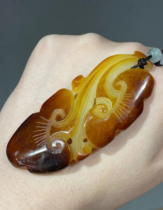 红皮沁白玉巧雕灵芝形吊坠，顺丰包邮 商品图11