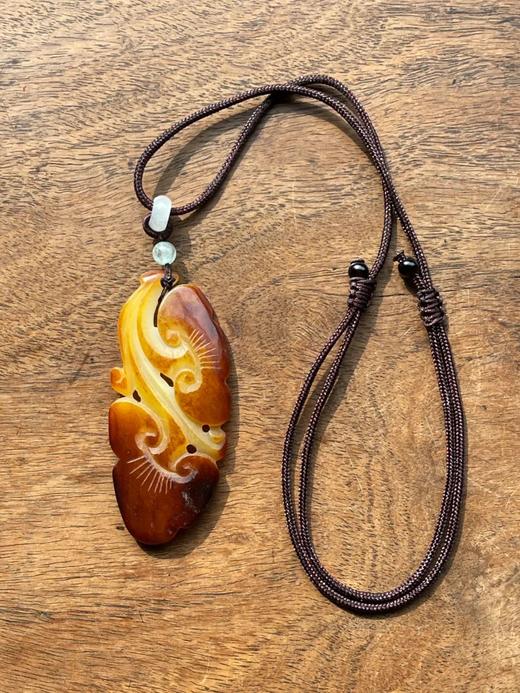 红皮沁白玉巧雕灵芝形吊坠，顺丰包邮 商品图8