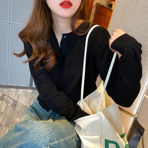 💗小野日记Yono's Diary这款「软糯温柔系针织衫」 ✨简直是春秋穿搭，👋🏻8种配色+显瘦版型，通勤约会逛街一键切换🌸 商品图1