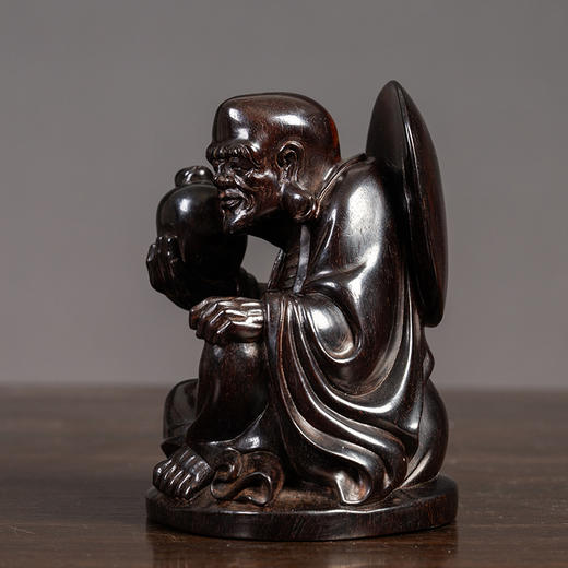 清 紫檀木雕长耳罗汉像 商品图2