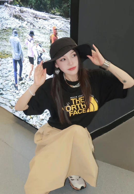 正品北面THE NORTH FACE 黄色大logo短袖
纯棉印花 男女同款
标全吊牌 随意鉴定 尺码M L XL 商品图5