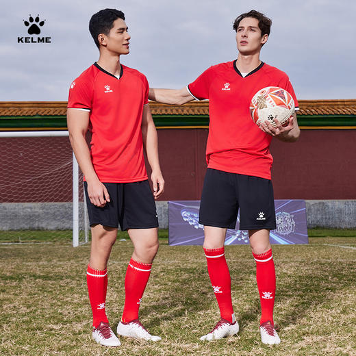 卡尔美2025新款嘉年华系列男士足球服套装 商品图0