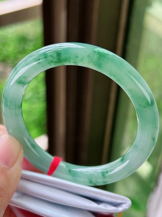 52圆条翡翠手镯 商品图0