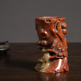 清 寿山石雕松树纹随形笔筒