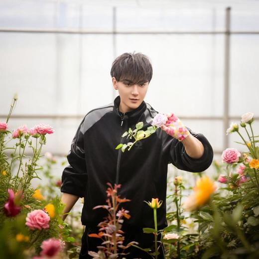 【黄子韬同款】YKYB黄子韬丝绒运动套装中性新款复古设计感拼接外套休闲裤两件套 商品图1