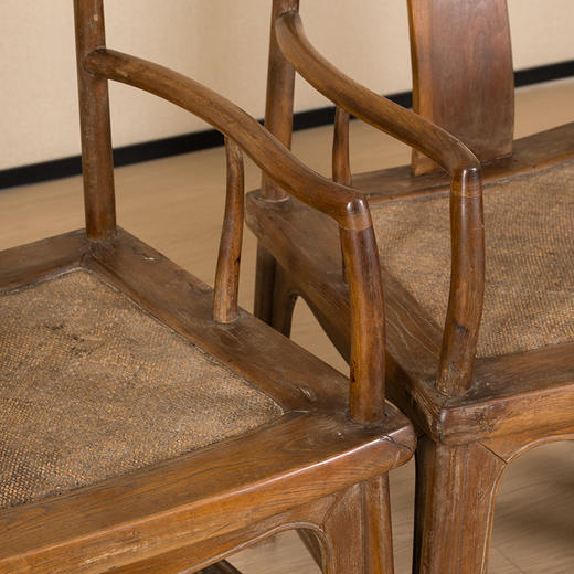 清早期 榉木扇面南官帽椅成堂（一堂四只） 商品图2