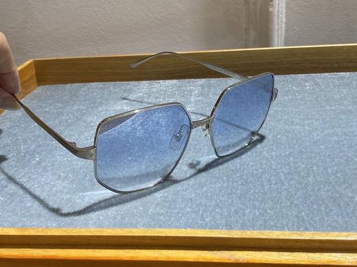 正品！！贸易公司渠道，卡地亚25款 新款墨镜 偏光太阳镜 男女都可以戴，原价1000➕美刀，四个色 商品图5