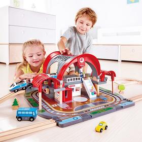 Hape(德国)儿童早教玩具火车轨道声光豪华城市火车站男女孩礼物E3725