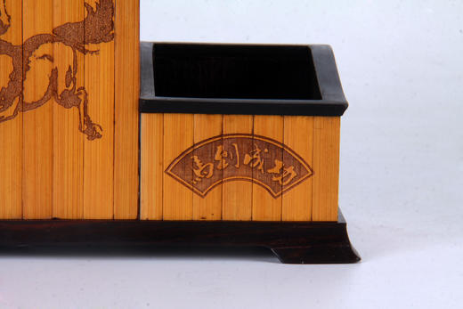 马到成功°黑檀镶碳化竹笔筒 商品图6