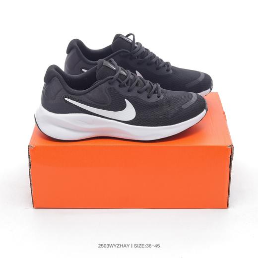 耐克NIKE REVOLUTION 7 WIDE 可回收材料低帮网面跑步鞋 商品图0