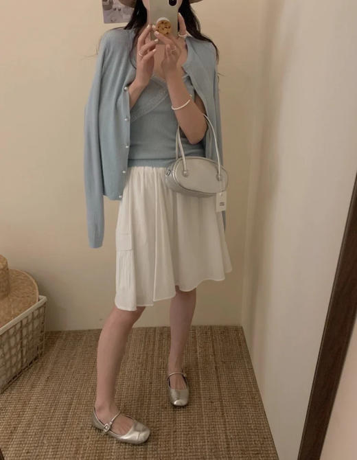 老米优品🎈 恰到好处的春意《蕾丝背心+珍珠扣针织开衫》春日氛围感穿搭~ 莫兰迪色系好温柔！ 商品图13