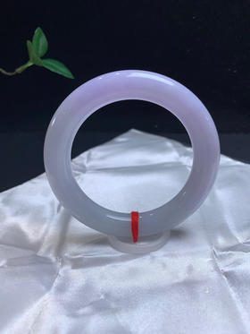 612448，57紫罗兰圆条，12mm 一半紫底一半带了一点底色整体结构清新干净上手效果漂亮，完美的