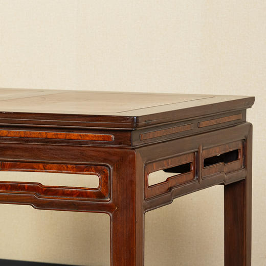 二十世纪 红木三镶瘿木束腰马蹄腿画桌 商品图1