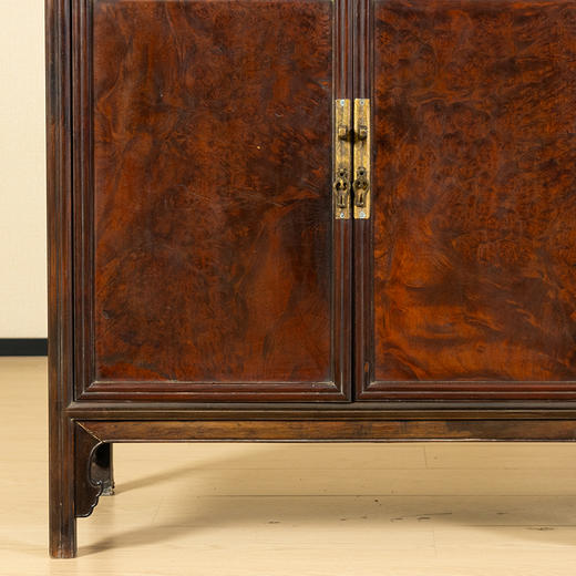 清 红木镶瘿木海棠围栏双层亮格柜（一对） 商品图3