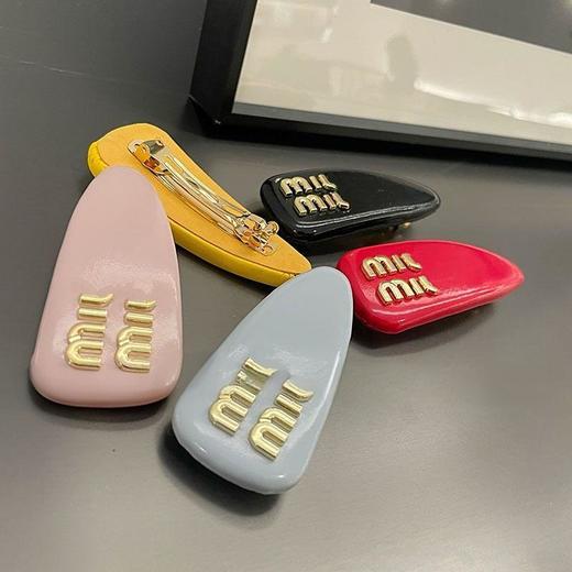 九歌同款！【时尚弹簧设计，轻松固定发型】韩版miu发夹 弹簧夹 刘海夹子 头饰发夹 碎发侧边掰掰夹-QQ 商品图1