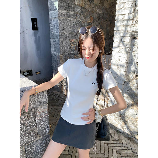 <曾小咸推荐>2色修身短袖T恤 日常89.99/件 立减40 秒杀49.99/件！！ 商品图1