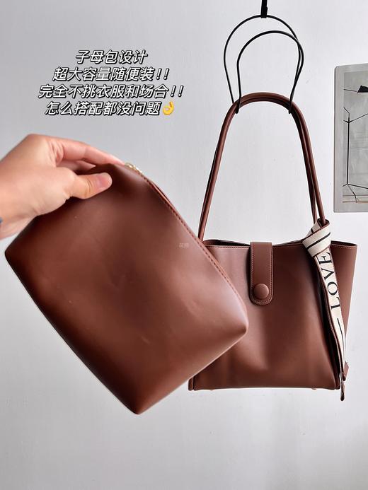 【日本プリンセィ小众ins风托特包SS213】买大包送小包 托特包包型，容量超级牛  实物皮料质感赞爆案Pu面料 防水!手机充电宝电脑、平板等物品都能放下哦!就连1000ml水杯也轻轻松松! 商品图3