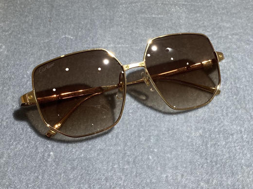 正品！！贸易公司渠道，卡地亚25款 新款墨镜 偏光太阳镜 男女都可以戴，原价1000➕美刀，四个色 商品图3