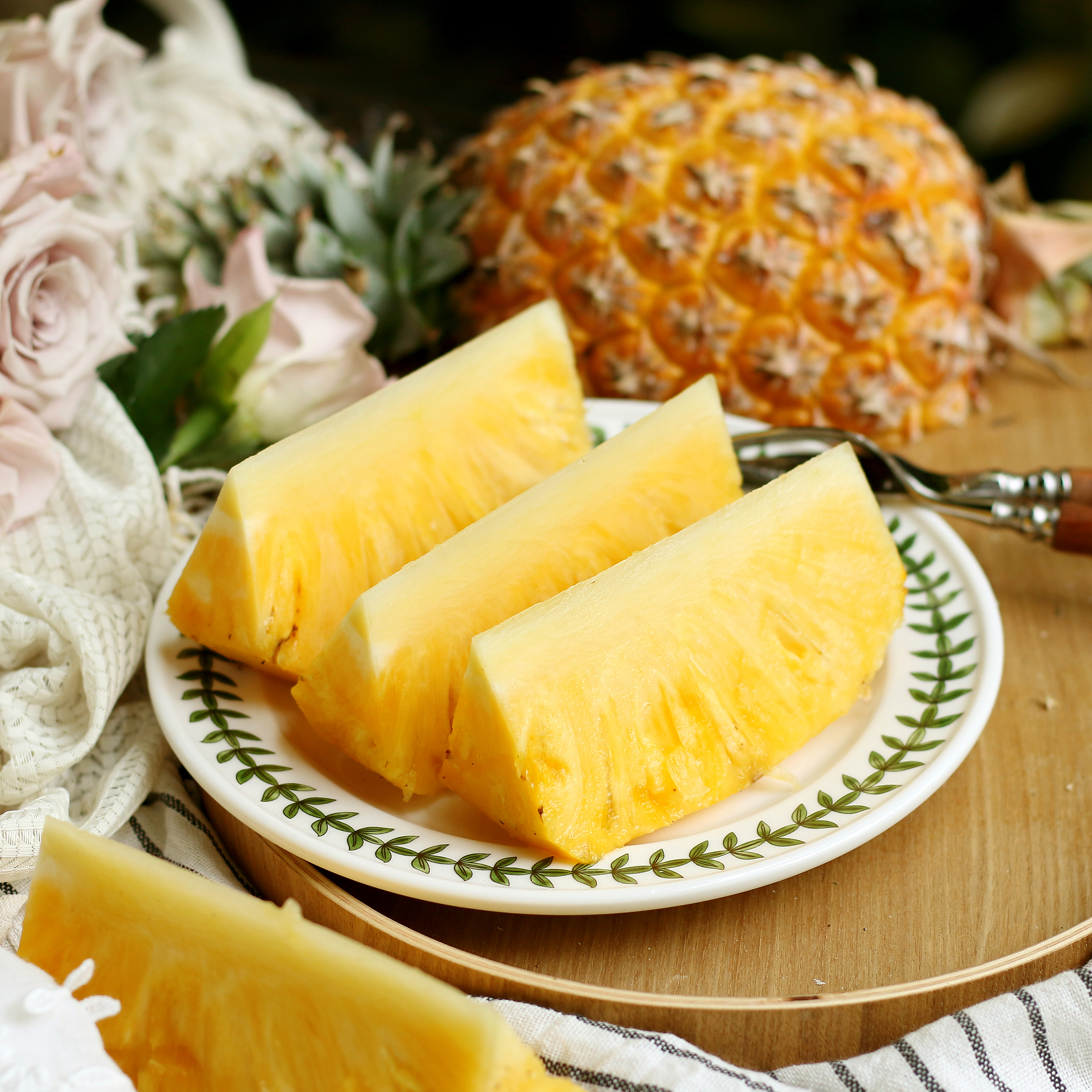 【京东发货】海南树上自然熟芒果凤梨23号 香甜多汁 糖度高达20°+ 现摘礼盒 坏果包赔