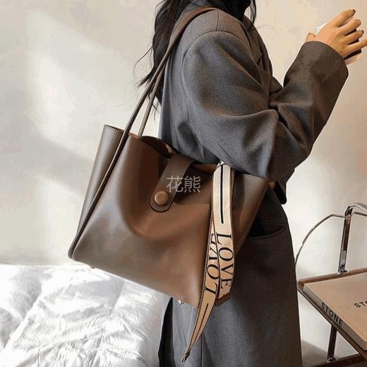 【日本プリンセィ小众ins风托特包SS213】买大包送小包 托特包包型，容量超级牛  实物皮料质感赞爆案Pu面料 防水!手机充电宝电脑、平板等物品都能放下哦!就连1000ml水杯也轻轻松松! 商品图1