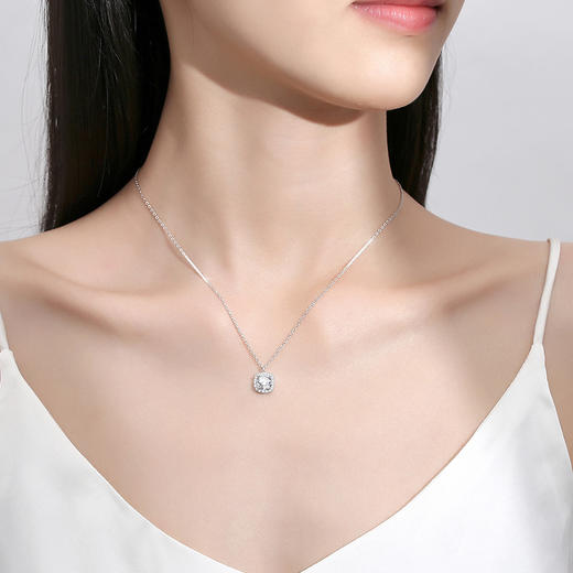 【一克拉爱情❗莫桑石项链】精选璀璨莫桑石，璀璨耀眼让爱情坚定不移，经典四爪吊坠925纯银锁骨链简约时尚QQ 商品图1
