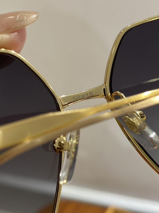 正品！！贸易公司渠道，卡地亚25款 新款墨镜 偏光太阳镜 男女都可以戴，原价1000➕美刀，四个色 商品图9