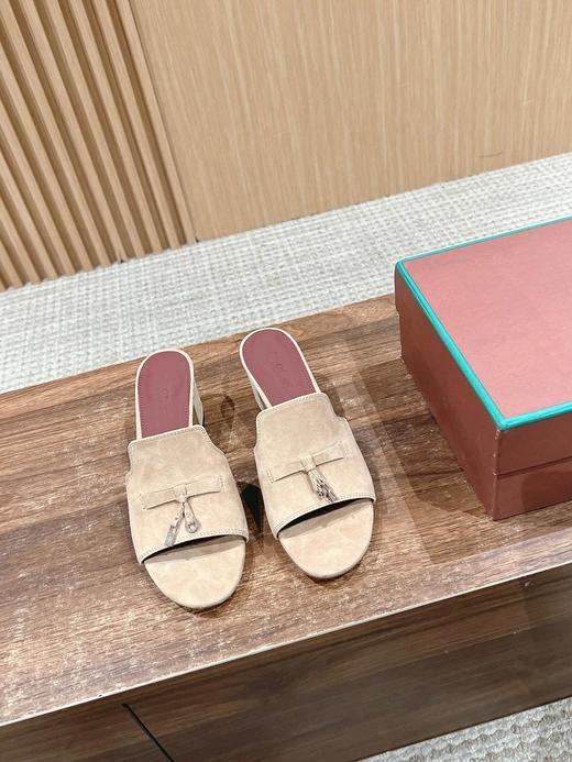 LP家诺翩悠雅经典粗跟拖鞋（HC） 商品图3