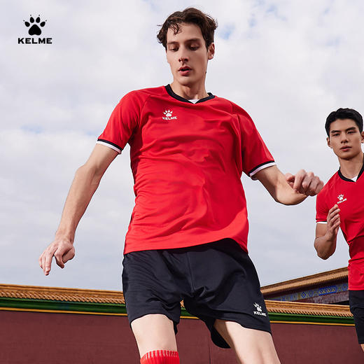 卡尔美2025新款嘉年华系列男士足球服套装 商品图1