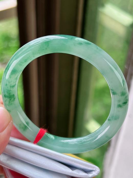 52圆条翡翠手镯 商品图1