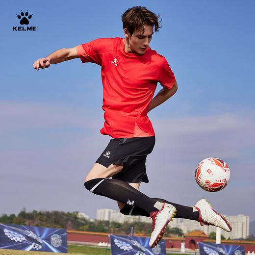 卡尔美2025新款足球系列男士梭织短裤 商品图5