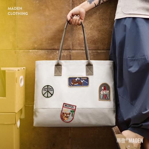 马登美式复古刺绣徽章帆布托特包大容量电脑包上课通勤手提报童包 商品图0