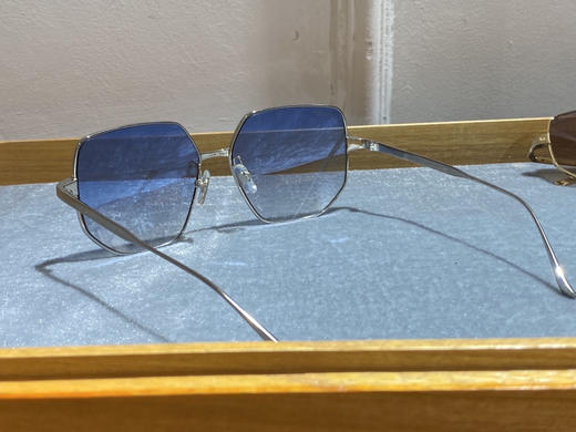 正品！！贸易公司渠道，卡地亚25款 新款墨镜 偏光太阳镜 男女都可以戴，原价1000➕美刀，四个色 商品图7