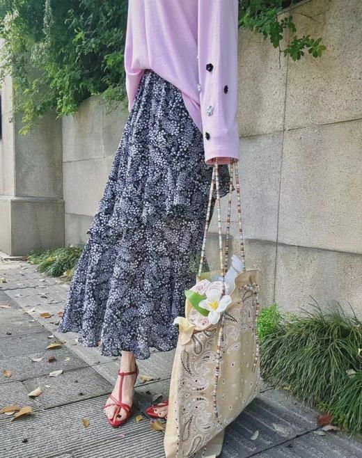 爱马仕丝巾背在身上❗❗【低预算背明星同款丝巾包】柔软轻便可折叠丝巾大包包❗ 商品图1