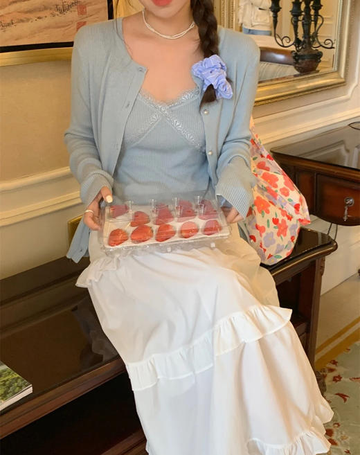 老米优品🎈 恰到好处的春意《蕾丝背心+珍珠扣针织开衫》春日氛围感穿搭~ 莫兰迪色系好温柔！ 商品图8