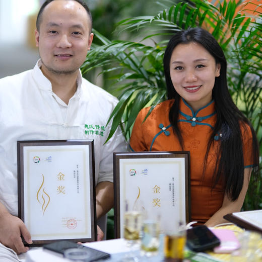 【爱茶人必抢魏老师金奖黄芽，蒙顶魏氏非遗手工黄芽！魏久淞亲制，一茶难求】四炒四包，芽条匀整  色泽嫩黄  芽毫显露  花香幽长  汤色黄亮透碧  滋味鲜爽 商品图10