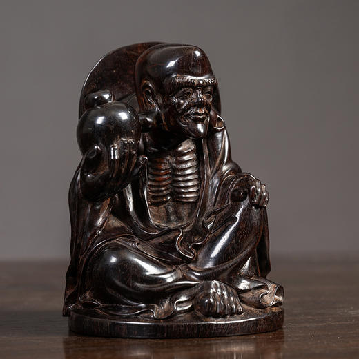 清 紫檀木雕长耳罗汉像 商品图0