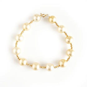 【天然正品】AU750精品黄金天然近完美约8.0-8.9MM南洋金珠手链直径：8.0-8.9MM（皆取最大值）女士现售价：3680！110325NJM19