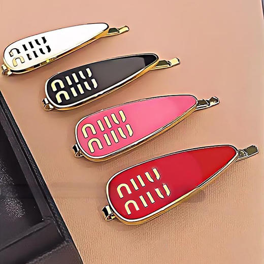 九歌同款！【创新碎发夹设计，轻盈不压头】miu发夹 侧边一字刘海碎发夹子 轻松打造清新发型 精致又可爱-QQ 商品图0