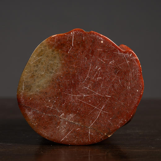 清 寿山石雕松树纹随形笔筒 商品图3