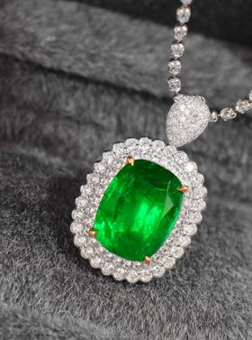 3.85ct刻面祖母绿戒指吊坠