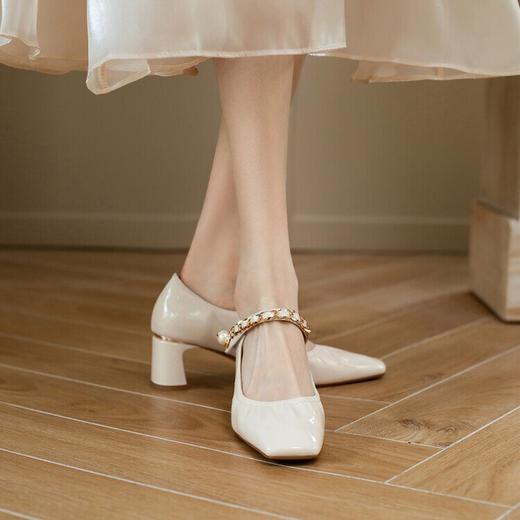 【预售5天】酒红色单鞋女粗跟真皮法式复古链条褶皱亮漆皮方头一字带玛丽珍鞋DMJFG&9267F 商品图3