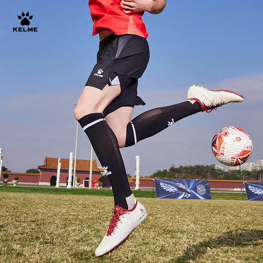 卡尔美2025新款足球系列男士梭织短裤 商品图4