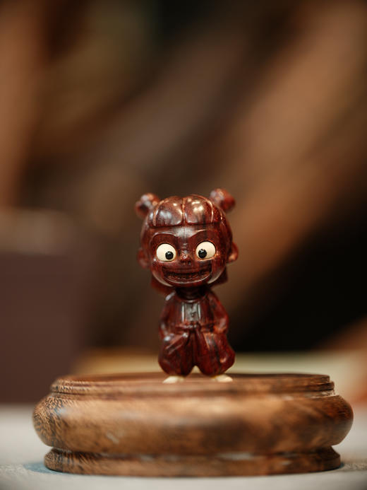 积分兑换 | 印度小叶紫檀哪吒 摆件 小号【器悟雅玩】 商品图0