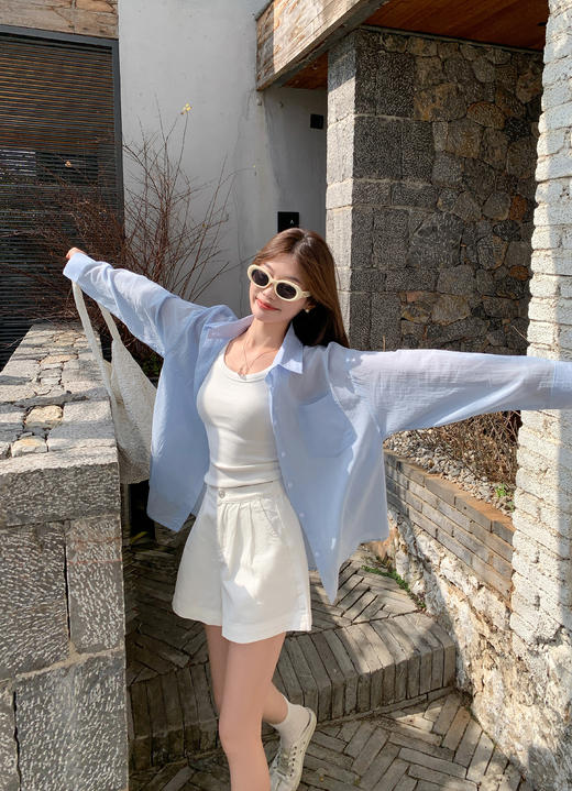 <曾小咸推荐>慵懒风蓝色休闲宽松翻领防晒衬衫 商品图0