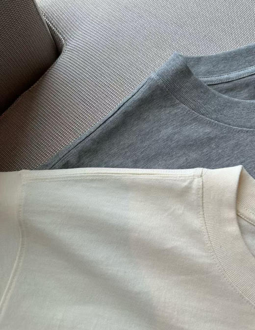 原单正品北极狐情侣款短袖  全棉材质 胸前水印图案  这个厚度属于春夏款  棉质很舒服 吸汗透气 ~
两个色，尺码S-XL 商品图11